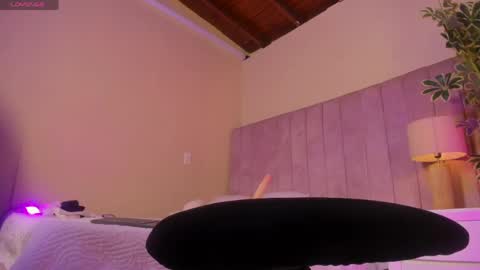 ashley_beaomunt online show from 16, 4, 2026