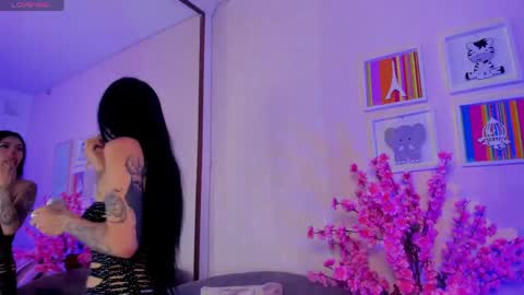 Snapshot of ashley_blum_ chatting on 18, 4, 2026 ashley_blum_ online show from 18, 4, 2026