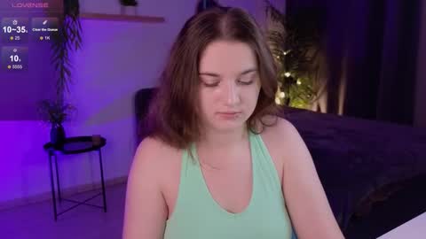 Snapshot of ashley_glen chatting on 1, 10, 2025 online show from 1, 10, 2025