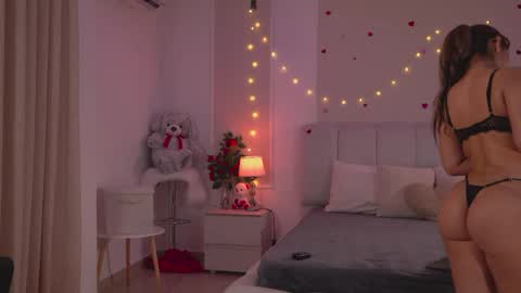  Ashley  online show from 4, 4, 2026