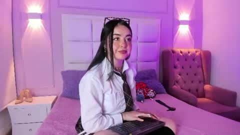 ashley_petit online show from 18, 7, 2026