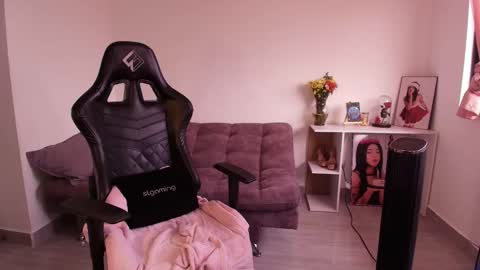 Snapshot of ashleyene2 chatting on 28, 9, 2025 Ashley online show from 28, 9, 2025