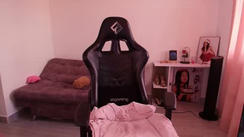 Snapshot of ashleyene2 chatting on 21, 10, 2025 Ashley online show from 21, 10, 2025