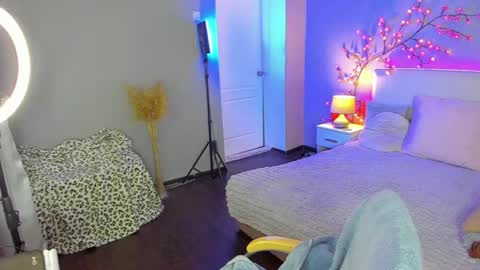 Snapshot of ashleyjonse chatting on 8, 7, 2026 AshleyJonse online show from 8, 7, 2026