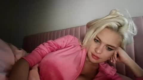 ashleymaddyyyy647935 online show from 25, 4, 2026