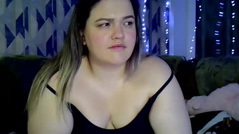 Snapshot of ashleyrosee_ chatting on 28, 10, 2025 Anite online show from 28, 10, 2025