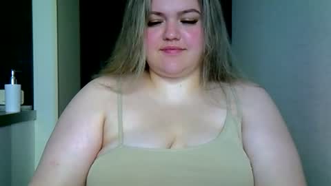 Snapshot of ashleyrosee_ chatting on 17, 7, 2026 Anite online show from 17, 7, 2026