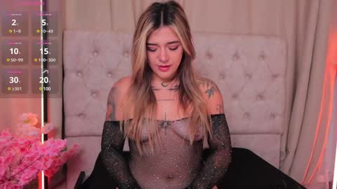 Ashley Lauren online show from 16, 1, 2025