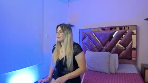 ashleyy_blonde online show from 15, 11, 2025