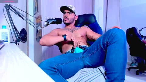 ashton scott online show from 17, 1, 2025