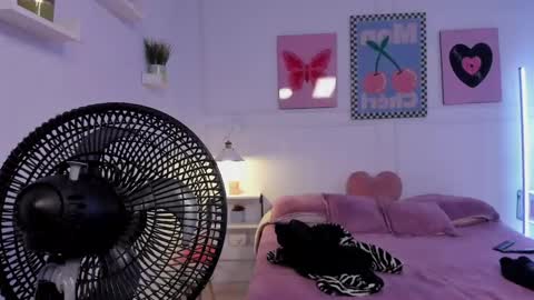 Snapshot of asia_lune chatting on 16, 5, 2026 MyaFontaine online show from 16, 5, 2026