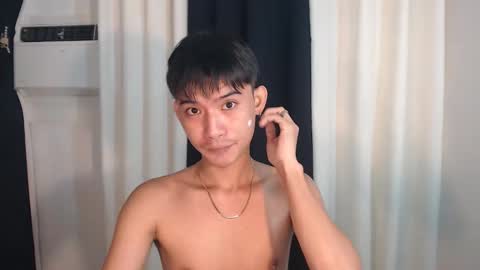 Snapshot of asian_cutiebaexx chatting on 18, 11, 2025 Pat online show from 18, 11, 2025