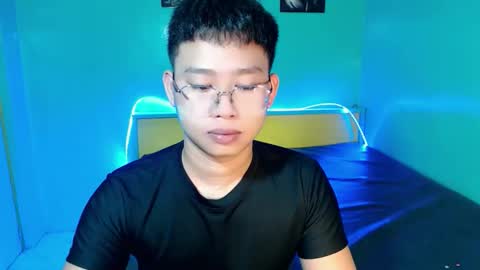 asian_walker online show from 7, 5, 2026
