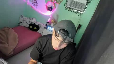 Snapshot of asiancummer_bry69 chatting on 22, 11, 2025 Bry online show from 22, 11, 2025