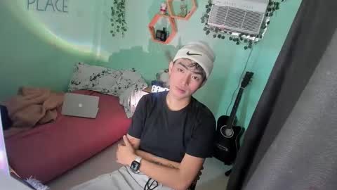 Snapshot of asiancummer_bry69 chatting on 23, 11, 2025 Bry online show from 23, 11, 2025