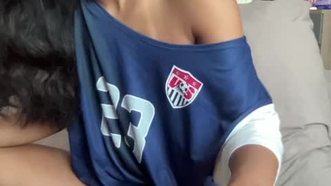 Snapshot of asiangirlandwhiteguy chatting on 28, 4, 2026 asiangirlandwhiteguy online show from 28, 4, 2026