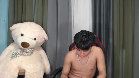 Snapshot of asianhunk_zam chatting on 13, 12, 2024 Zam online show from 13, 12, 2024