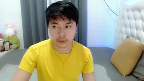 Snapshot of asianroy_x chatting on 2, 3, 2025 Roy online show from 2, 3, 2025