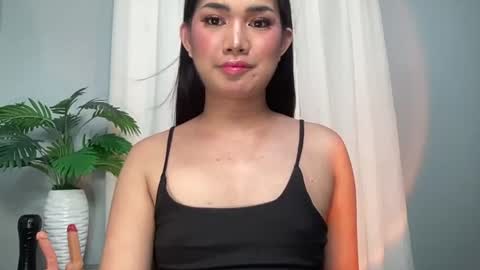 Snapshot of asiansweet_lily chatting on 26, 6, 2026 Lily online show from 26, 6, 2026
