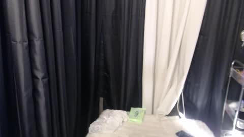 asiantwink_ariel19 online show from 15, 1, 2026