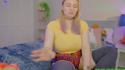 Asiri   pronounced Ah-siri Please no nicknames   3 online show from 2, 4, 2026