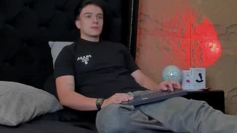 Snapshot of aslanfox_ chatting on 4, 4, 2026 Aslan online show from 4, 4, 2026