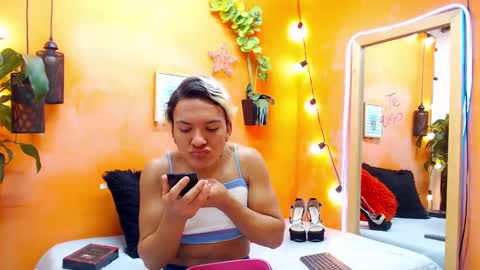 Snapshot of aslyhernandez chatting on 21, 12, 2024 ASLY online show from 21, 12, 2024