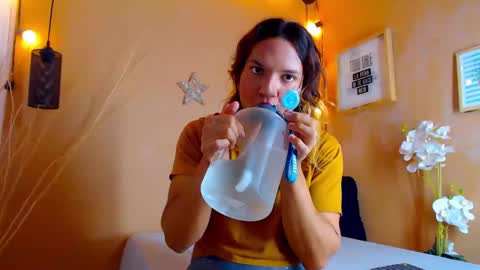 Snapshot of aslyhernandez chatting on 22, 9, 2025 ASLY online show from 22, 9, 2025