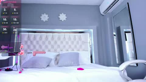 Snapshot of aslysander chatting on 31, 10, 2025 A S L Y S A N D E R online show from 31, 10, 2025