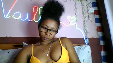 asmiraa online show from 6, 6, 2026