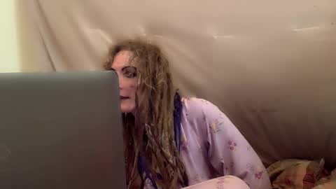 aspiringturtlegirl online show from 25, 2, 2026