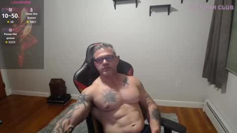 Snapshot of ass_chaser_1 chatting on 22, 10, 2025 Ass Chaser online show from 22, 10, 2025