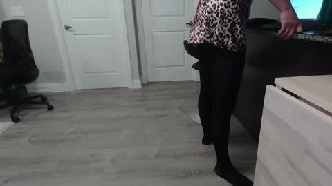 Snapshot of assloveman25 chatting on 17, 12, 2024 Linda online show from 17, 12, 2024