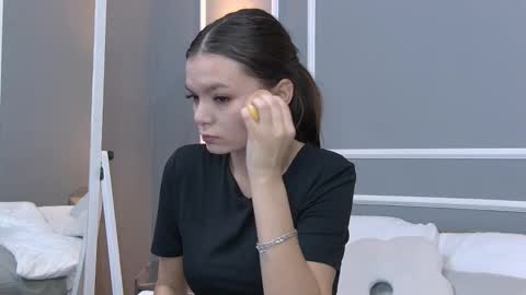 Snapshot of asterquinn chatting on 25, 10, 2025 Aster Quinn online show from 25, 10, 2025