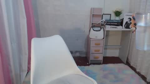 Snapshot of astraea_xxx chatting on 28, 1, 2025 Anna online show from 28, 1, 2025