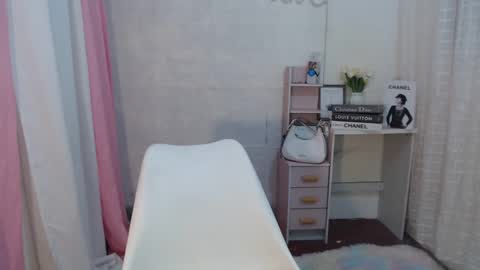 Snapshot of astraea_xxx chatting on 14, 2, 2025 Anna online show from 14, 2, 2025