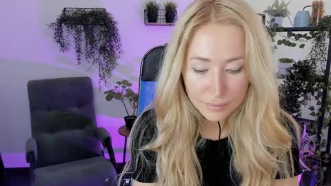 astramonroe online show from 9, 4, 2026