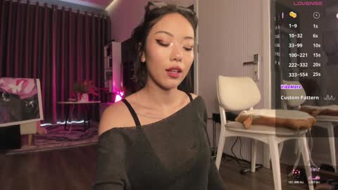 Snapshot of asuno_ chatting on 24, 11, 2025 Follow my TG Channel for 3 tokens only online show from 24, 11, 2025