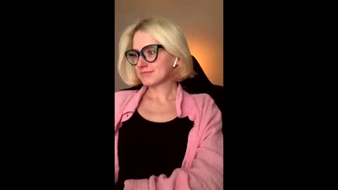 Snapshot of asya_new chatting on 2, 10, 2025 asya_new online show from 2, 10, 2025