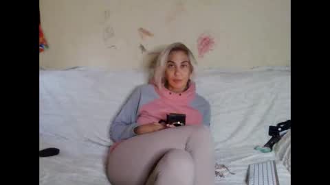 Snapshot of asyalu chatting on 16, 10, 2025 AsyaLu online show from 16, 10, 2025