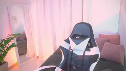 Snapshot of atena676 chatting on 30, 11, 2025 atena676 online show from 30, 11, 2025