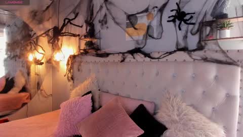 Snapshot of atenea_klett_ chatting on 1, 11, 2025 ATENEA online show from 1, 11, 2025