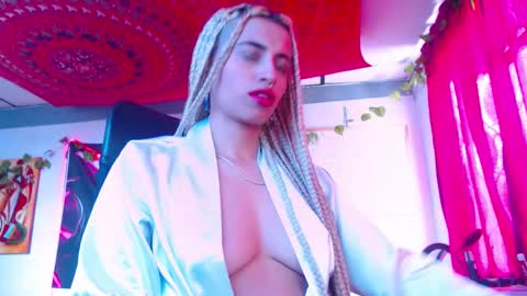 Snapshot of ateneasairce chatting on 24, 10, 2025 Atenea online show from 24, 10, 2025