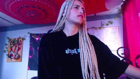 Snapshot of ateneasairce chatting on 27, 10, 2025 Atenea online show from 27, 10, 2025