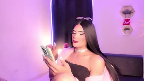 Snapshot of ateneataylor chatting on 12, 9, 2025 ateneataylor online show from 12, 9, 2025