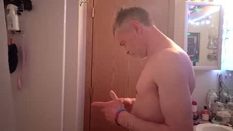 jonnyandrew online show from 1, 4, 2026