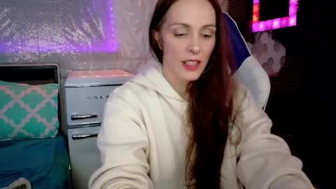 Snapshot of athenaautumn chatting on 3, 5, 2026 Athena Autumn online show from 3, 5, 2026
