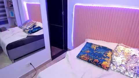 Snapshot of athenea_brown chatting on 18, 12, 2024 Athenea online show from 18, 12, 2024