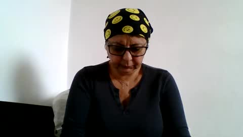 Snapshot of atikaarea chatting on 12, 11, 2025 atikaarea online show from 12, 11, 2025