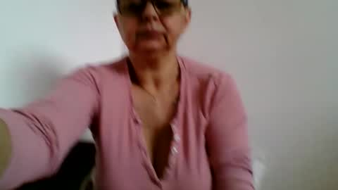 Snapshot of atikaarea chatting on 13, 4, 2026 atikaarea online show from 13, 4, 2026